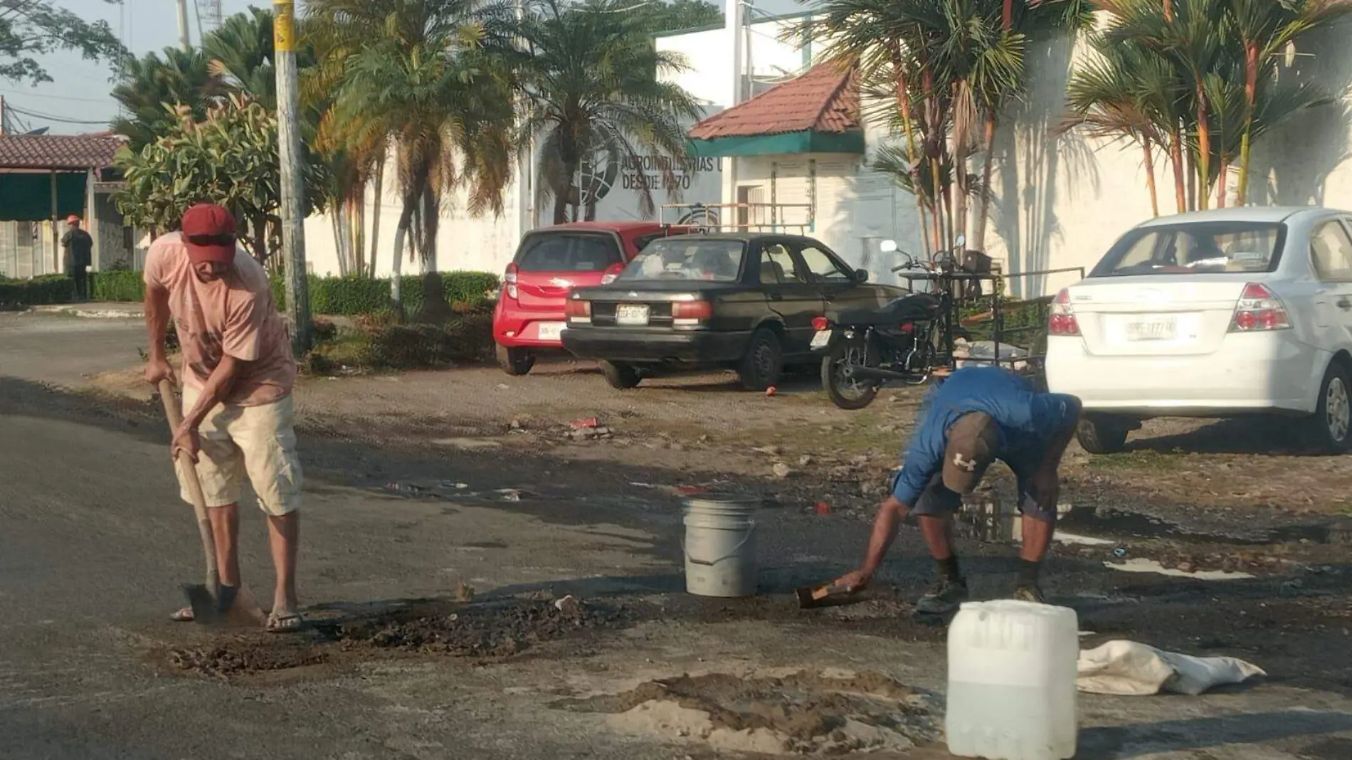 bacheo de calle por ciudadanos